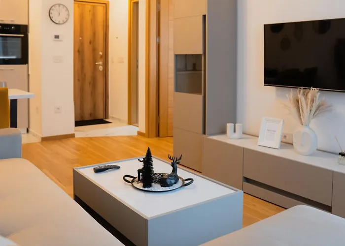 アパート Forma ズラティボール